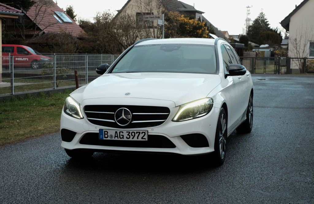 Image of Mercedes-Benz C 200