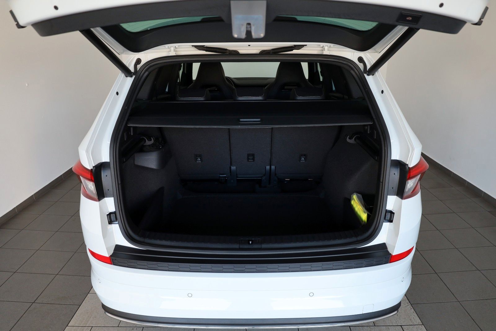 Fahrzeugabbildung SKODA Kodiaq Sportline 4x4 Leder,Navi,LED,PanDach,ACC