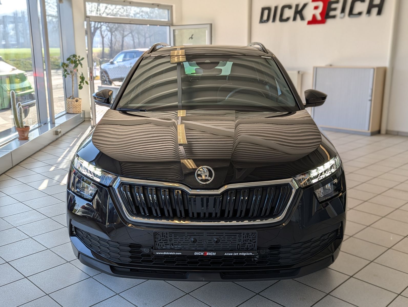Fahrzeugabbildung SKODA Kamiq 1.0 TSI DSG Tour Cam Pano ACC SMART-LINK