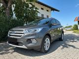 Ford Kuga 1,5 4x4 134kW Titanium Autom. MOTOR NEU - Ford Kuga von privat