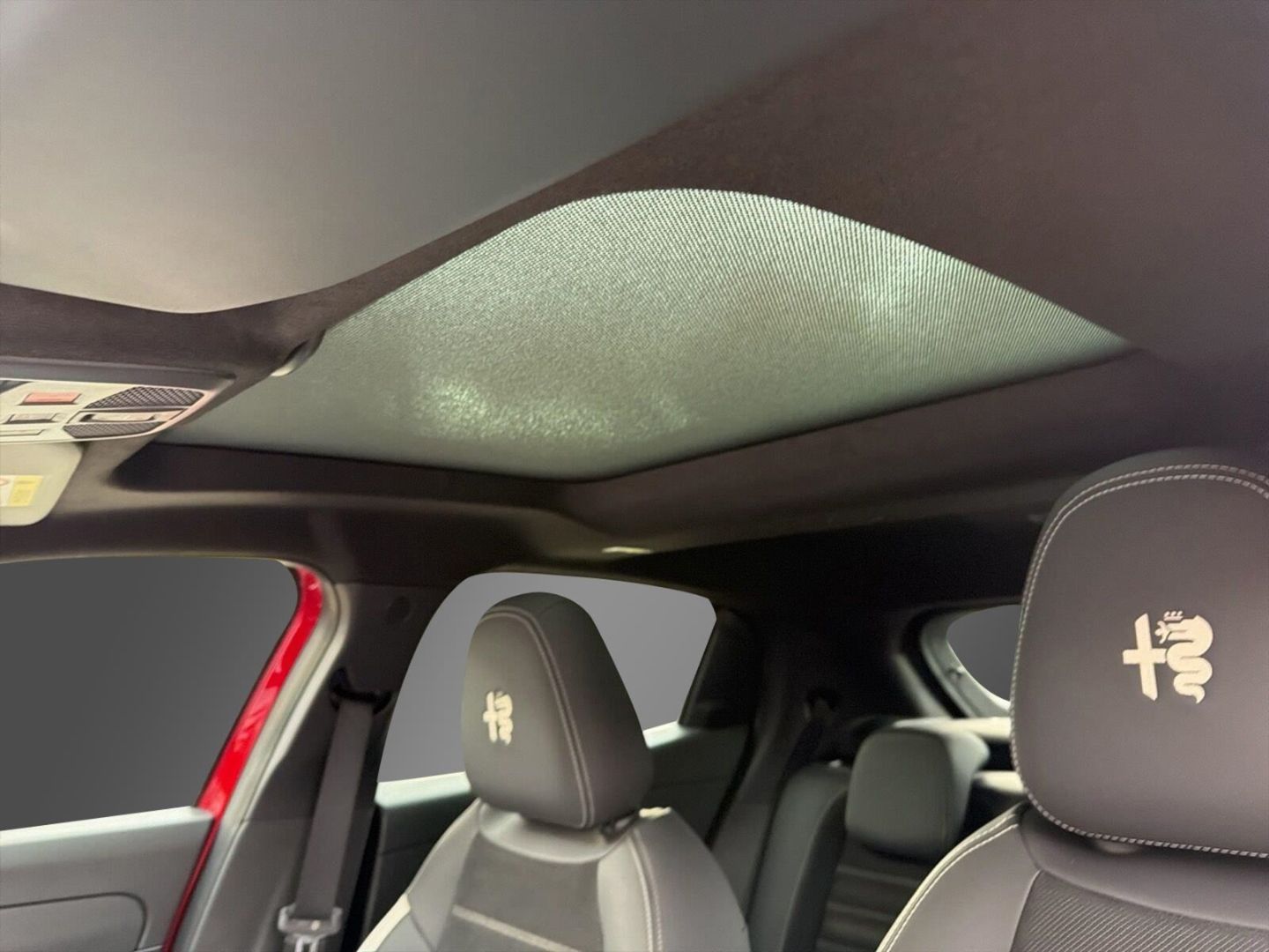 Fahrzeugabbildung Alfa Romeo Junior Ibrida 1.2 VGT 48V-Hybrid 107 kW Sport Sp