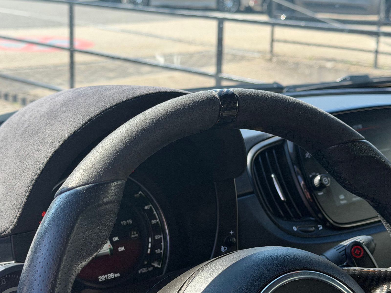 Fahrzeugabbildung Fiat Abarth 695Competizione/CARBON-SITZE/CARBON/BEATS