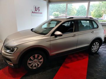 Volkswagen Tiguan - 2