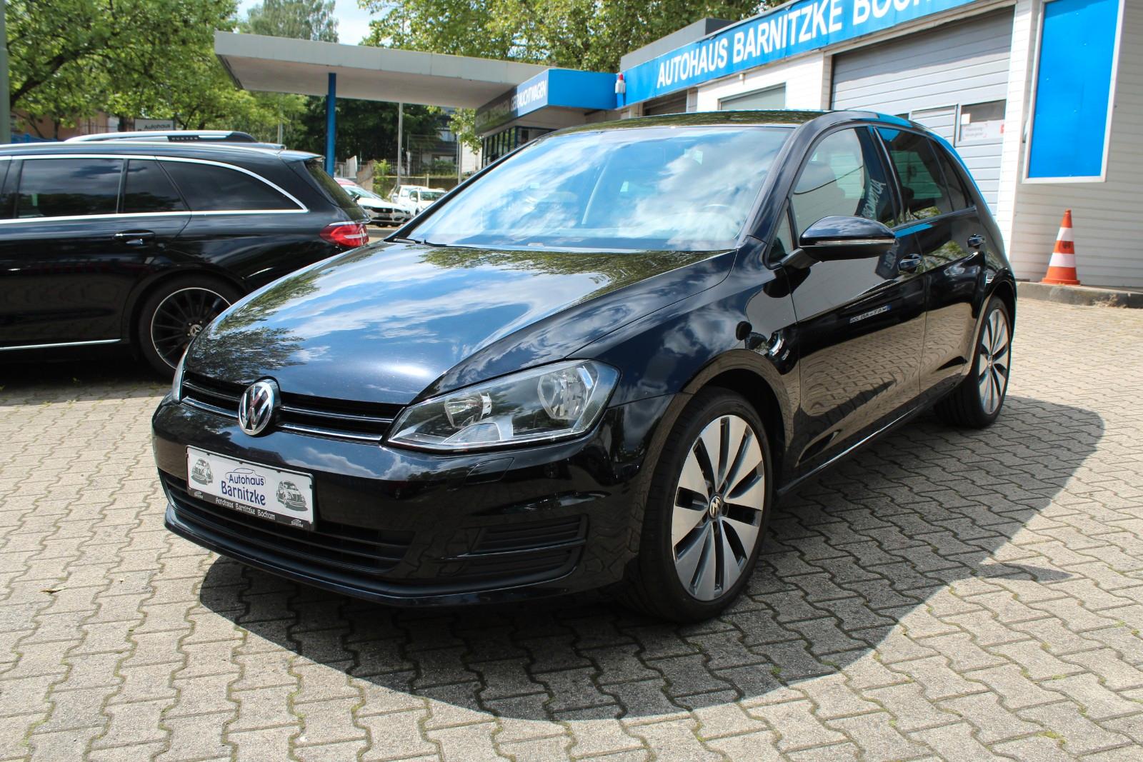 Volkswagen Golf VII Lim. Trendline BMT * Tempomat * SHZ *