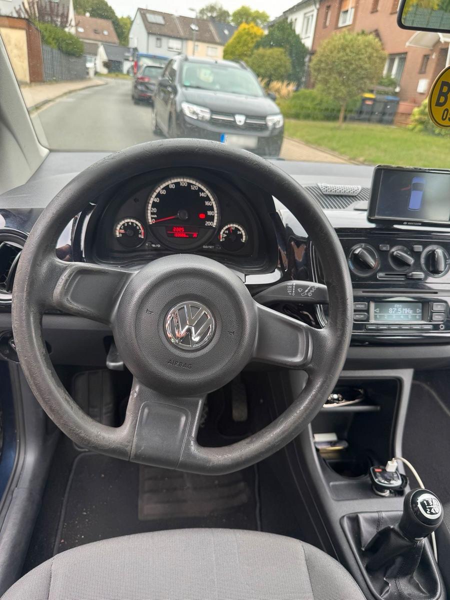 Volkswagen Up 2012 — photo 8