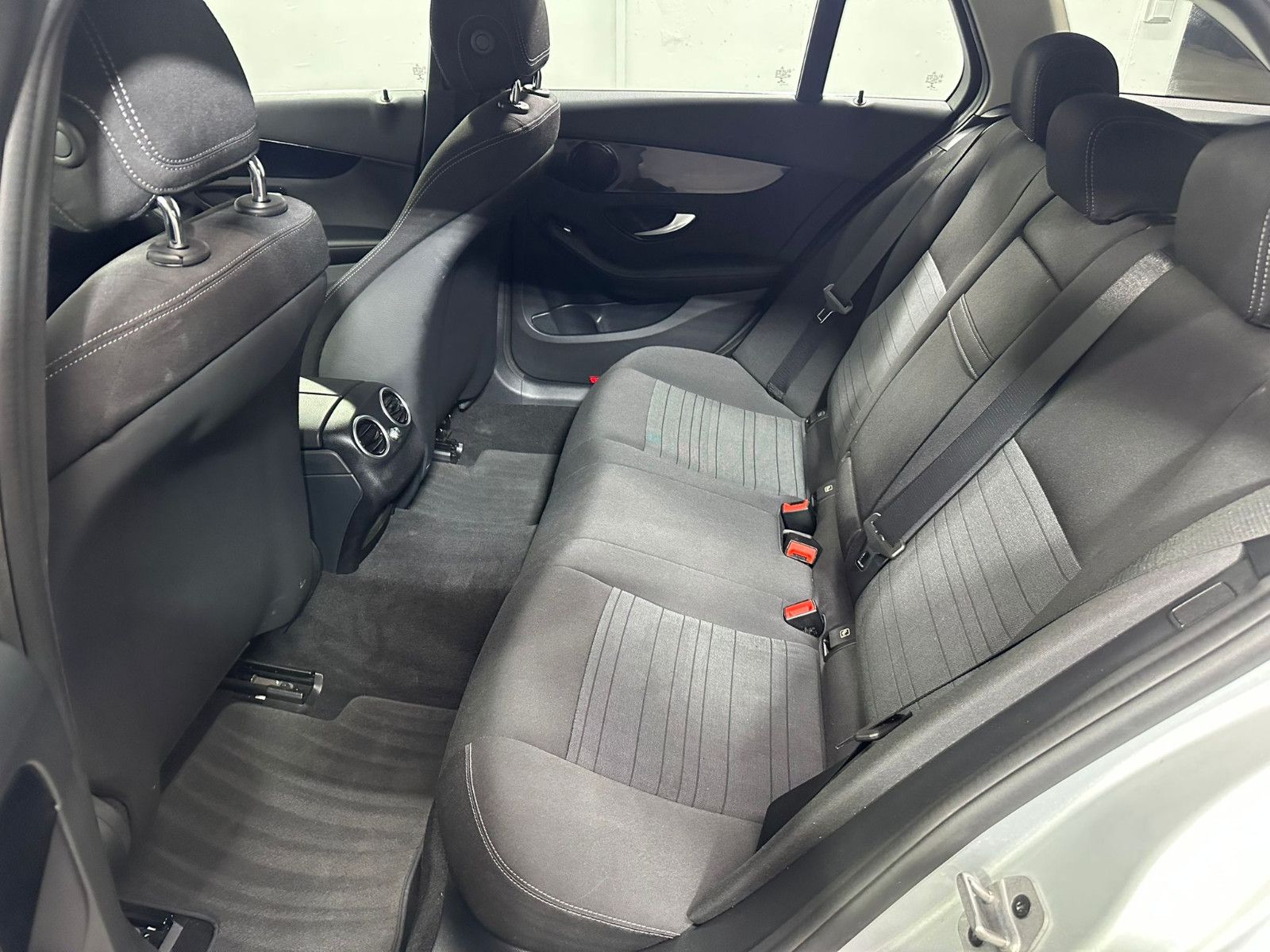 Fahrzeugabbildung Mercedes-Benz C 200 d T*DISTRO*AHK*SPUR*CARPLAY*SH*NAVI*