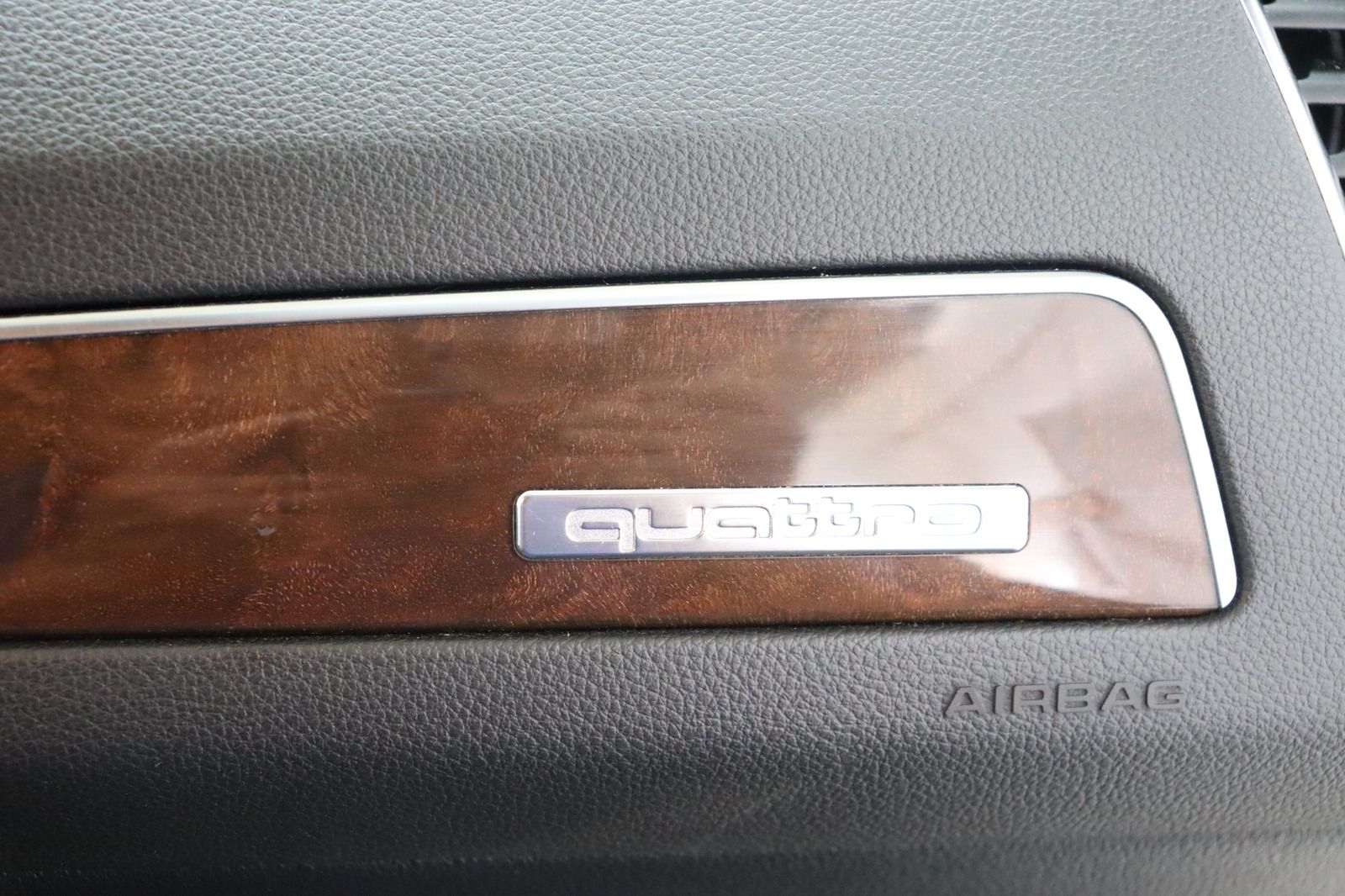 Fahrzeugabbildung Audi Q5 3.0 TDI S tronic quattro * Standhzg. * Pano