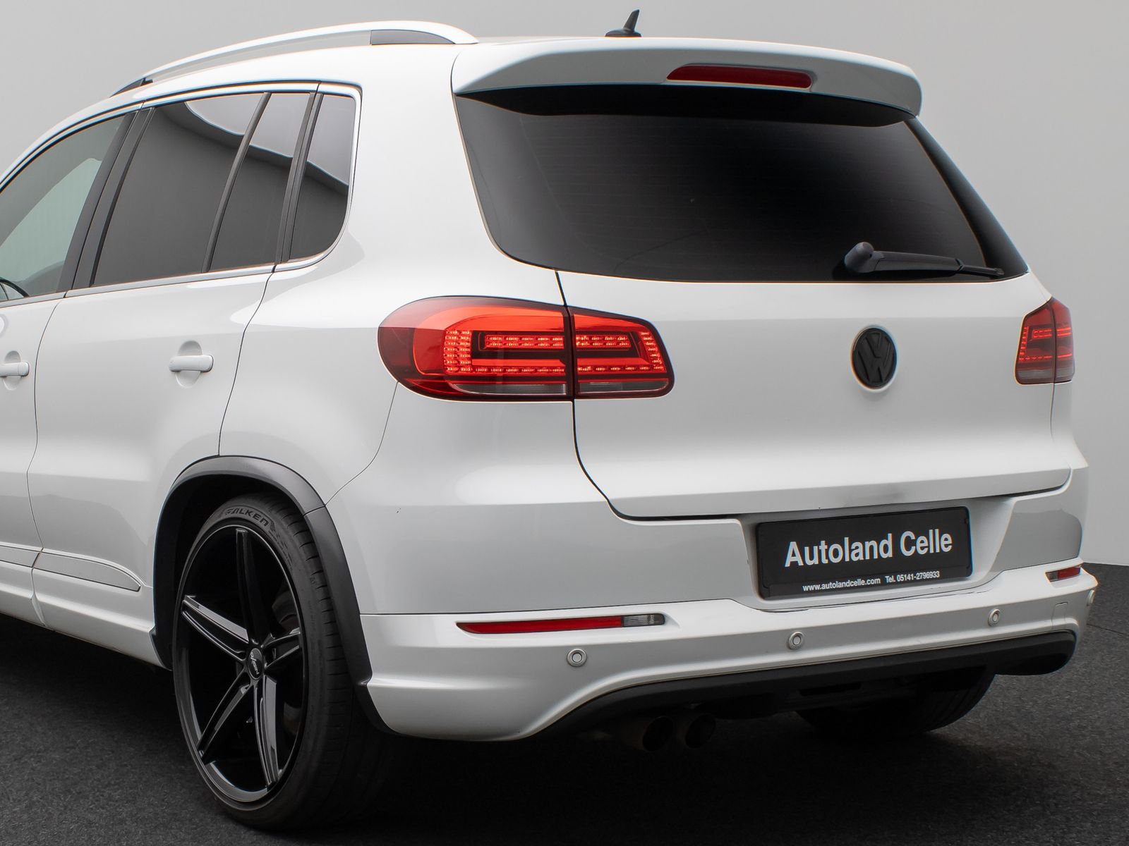 Fahrzeugabbildung Volkswagen Tiguan R-Line Xenon DAB Sitzhzg. AHK 8FACH