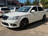 Skoda Octavia Lim. RS Automatik+ Tüv - Skoda Octavia aus 2011: RS