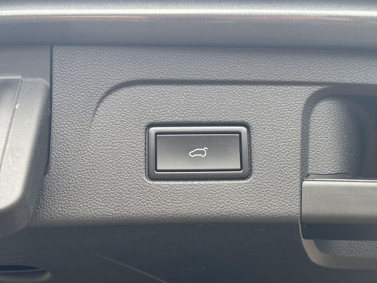 Touran Comfortline DSG PDC v+h KLIMAAUTO LED