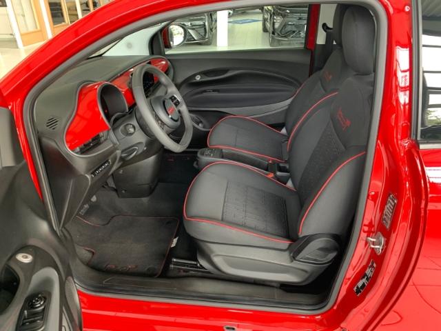 Fiat 500e Cabrio Red Navi Digitales Cockpit Klimaauto