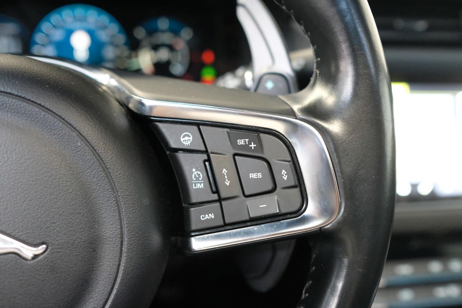 JAGUAR XF R-SPORT 300CH - HISTORIQUE ENTRETIEN COMPLET - CAMERA DE RECUL - TOIT OUVRANT - MERIDIAN