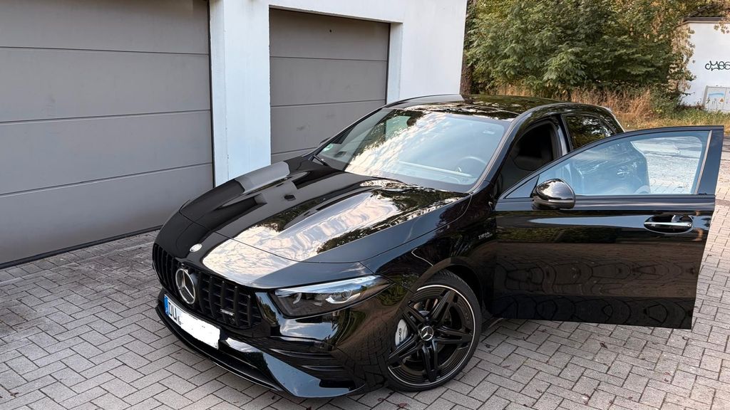 Image of Mercedes-Benz A 35 AMG