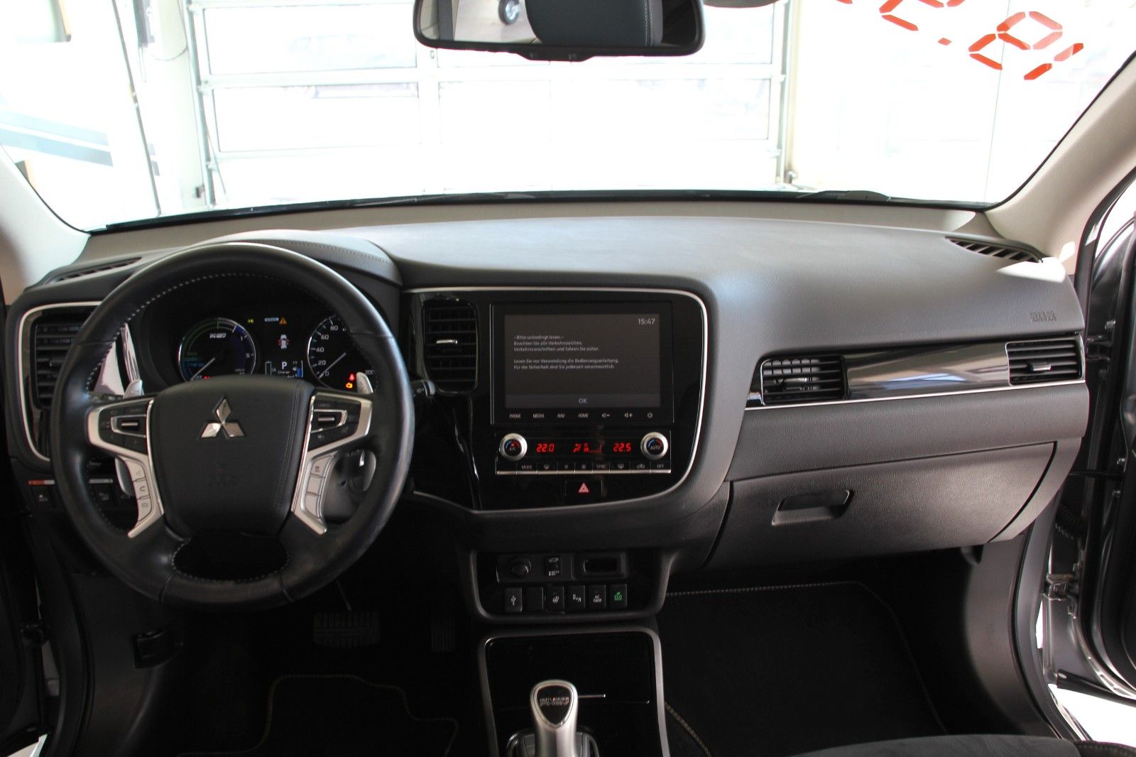 Fahrzeugabbildung Mitsubishi Outlander PHEV Plus mit FA-Paket