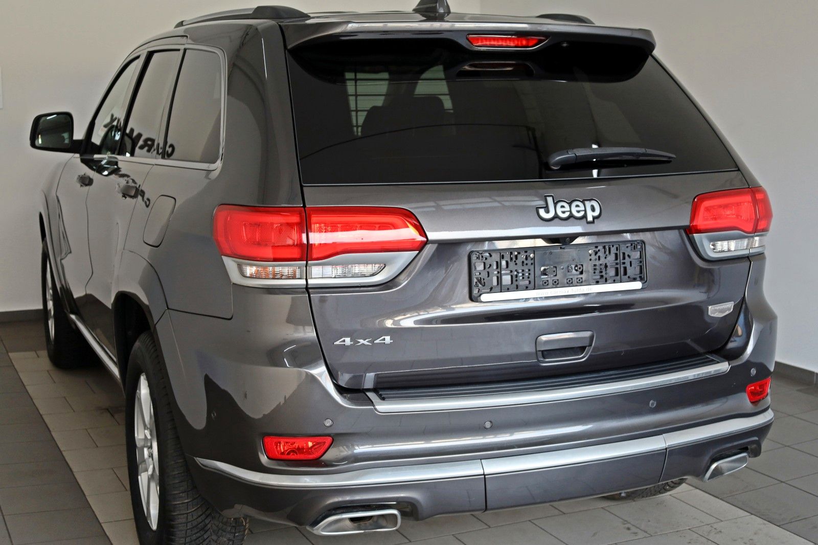 Fahrzeugabbildung Jeep Grand Cherokee 3.0CRD Summit Leder,Navi,Panorama