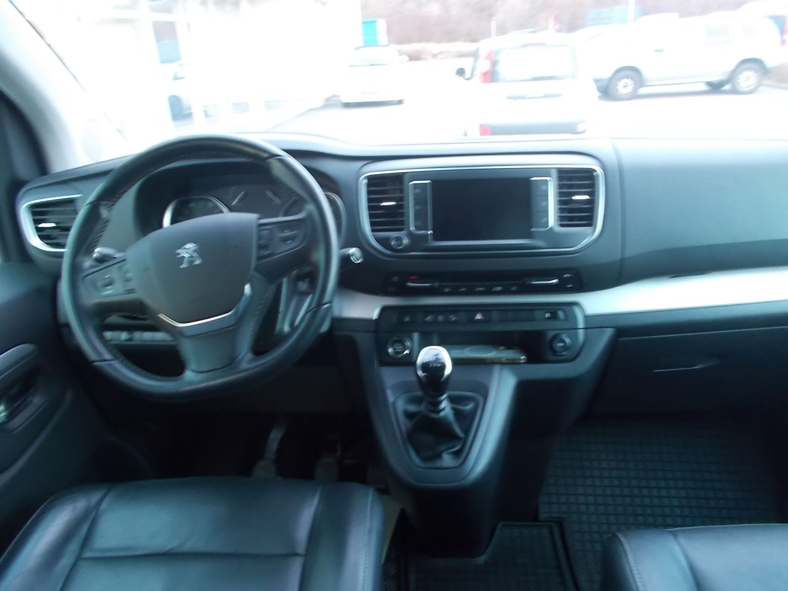 Fahrzeugabbildung Peugeot Traveller 2.0 BlueHDi 145 L2 Allure LEDER + PANO