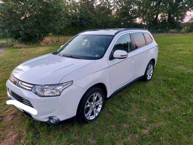 Mitsubishi Outlander 2,2 Di-D 4WD Automati...