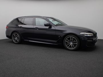Fahrzeugabbildung BMW 520d M Sport Kamera DAB HiFi M Sportfahrwerk LED