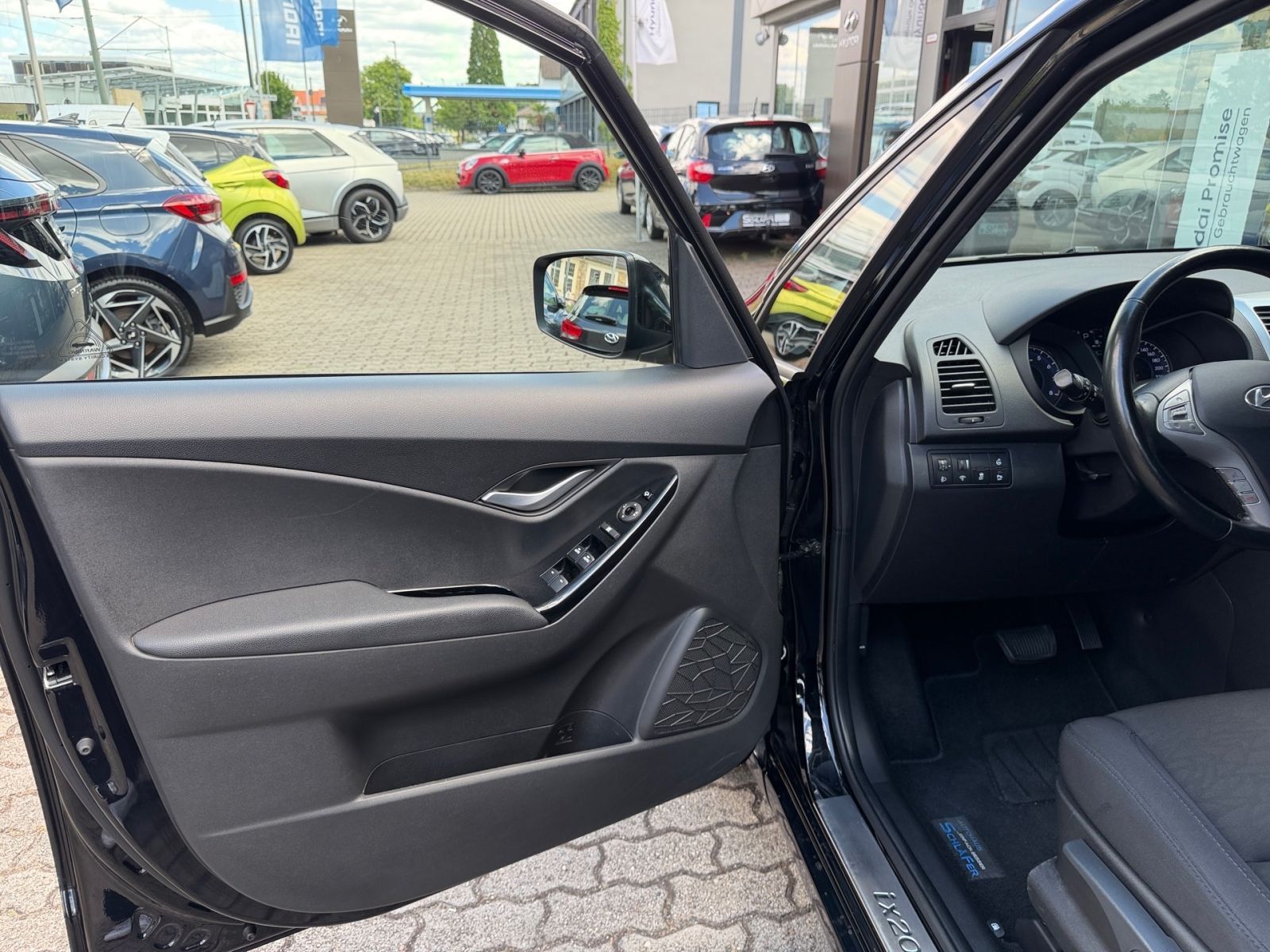 Fahrzeugabbildung Hyundai ix20 1.6 Automatik Space Plus Navi