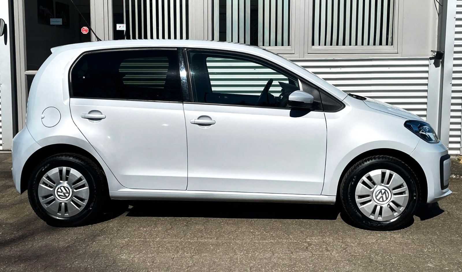Fahrzeugabbildung Volkswagen UP! 5-TÜRIG KLIMA SOUND COMPOSITION 2.HAND