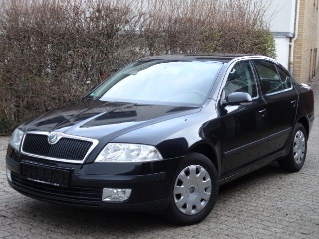 Skoda Octavia 1.6  Lim. Ambiente"1.Hand"/Klima/PDC