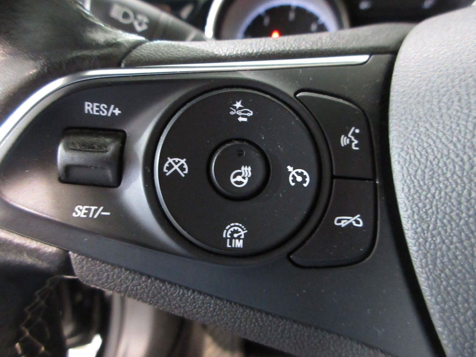 Fahrzeugabbildung Opel Insignia B ST 1.5D LED/NAVI/PDC/SHZ/LHZ