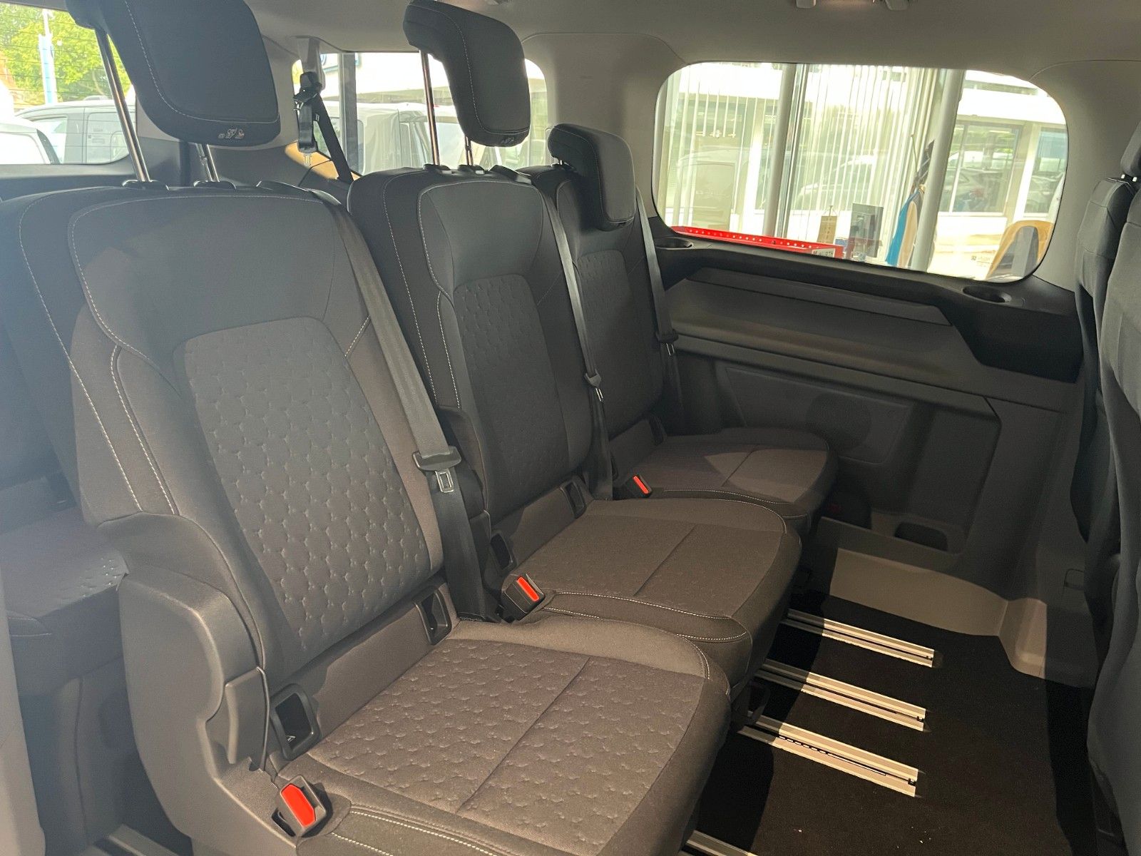 Fahrzeugabbildung Ford Tourneo Custom L1 Titanium AWD Automatik mit AHK