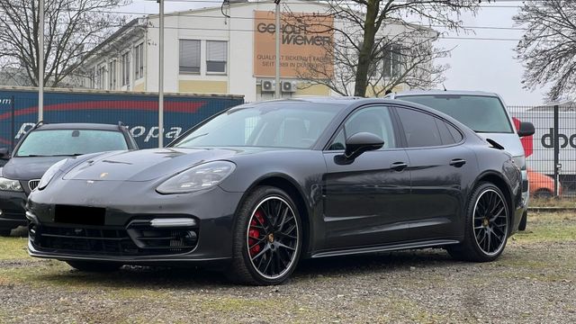 Porsche Panamera 4 S Parkschaden vorne