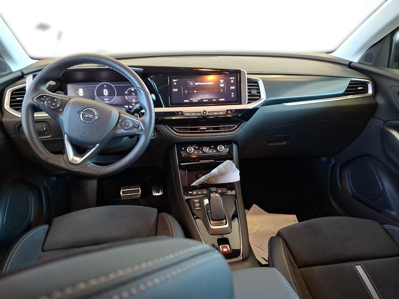 Fahrzeugabbildung Opel Grandland (X) 1.6T GSe HYBRID 4X4 NAVI/LED/SPORT