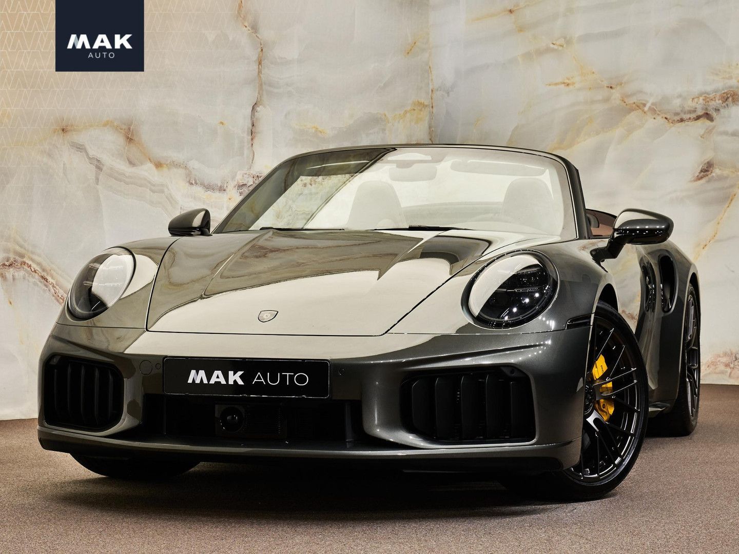 Porsche 992 Cabrio 3.6 Turbo S , noselift, clubleder, ce