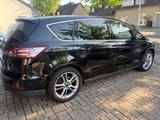 Ford S-Max 2,0 Titanium Pano Leder Standhzg. LED - Ford S-Max in Mönchengladbach