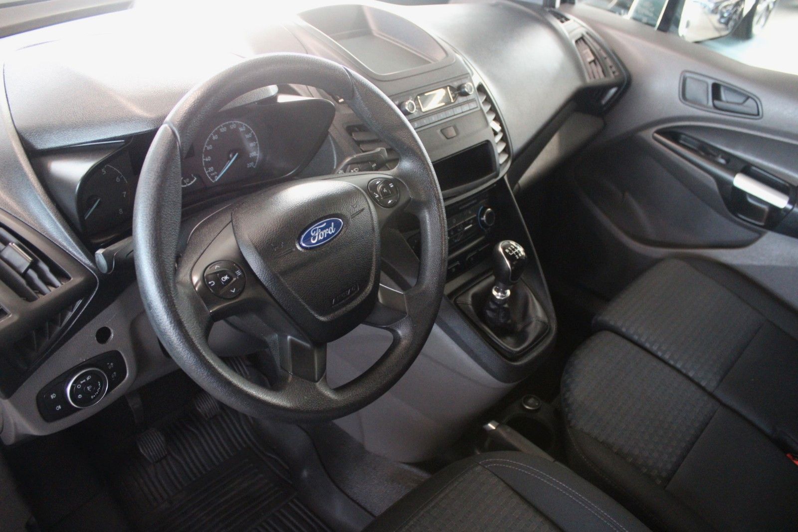 Fahrzeugabbildung Ford Transit Connect TREND L2 Lang KLIMA CAM STDHZ 3S