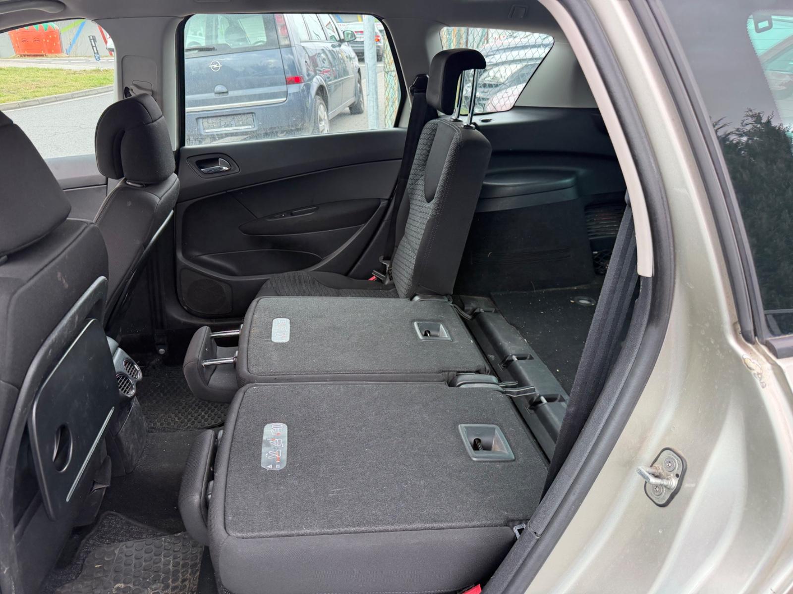 Peugeot 308 2009 — photo 14