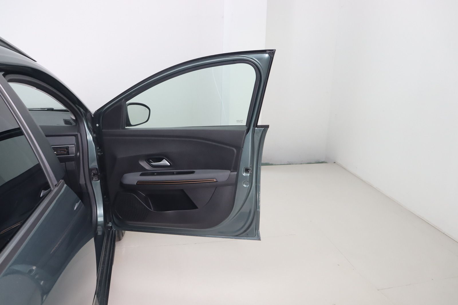 Fahrzeugabbildung Ford Grand C-Max 1.0 Cool & Connect * Navi * SHZ HU/A