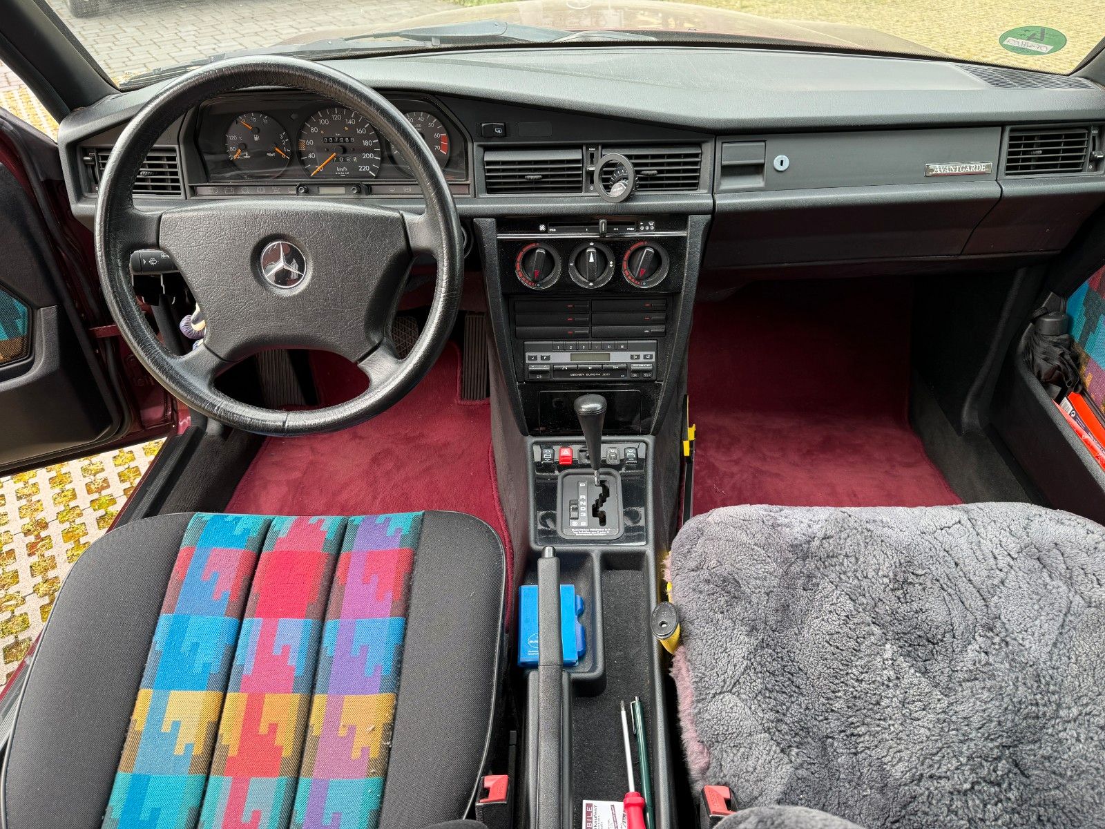 Fahrzeugabbildung Mercedes-Benz 190E 1.8