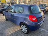 Renault Clio III Authentique - Renault Clio Authentique mit Benzin-Antrieb