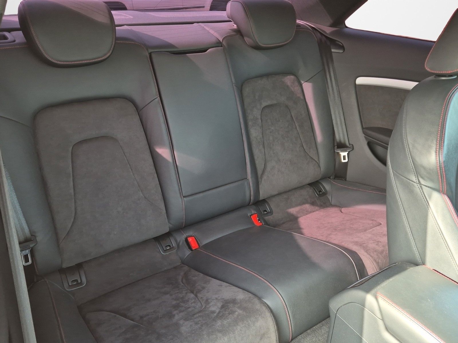 Fahrzeugabbildung Audi A5 3.0TDI QUAT SLINE S-TRONIC KAM KEYLESS STANDH