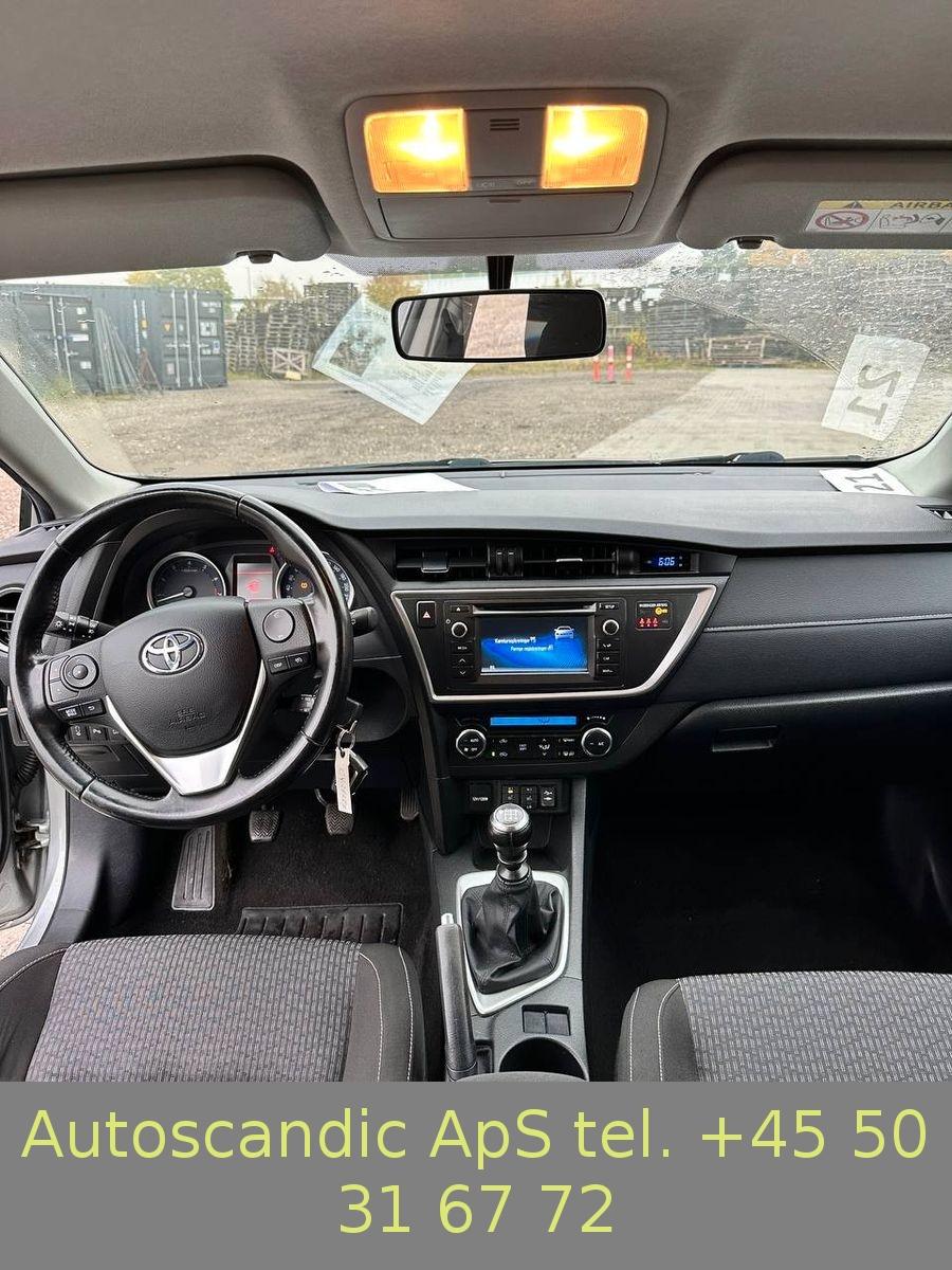 Toyota Auris 2014 — photo 19