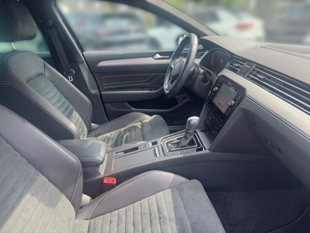 Passat Elegance 1.5 TSI DSG R-Line Navi Area Vie
