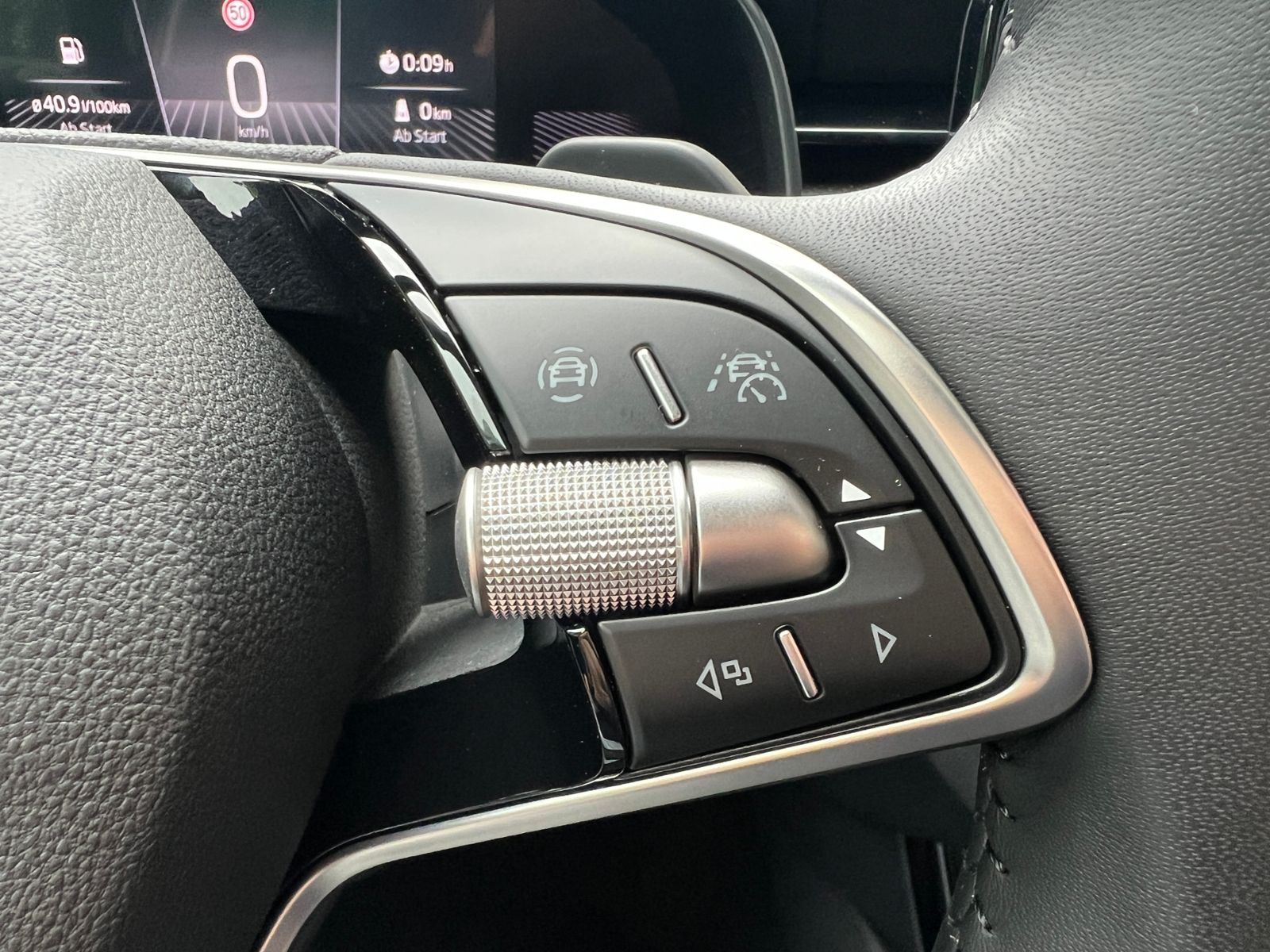 Fahrzeugabbildung SKODA Scala Selection 1.0 TSI DSG *LED, ACC, Kamera, 1