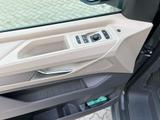 Volkswagen T7 Multivan Life 2.0 TDI DSG / Matrix-LED - : Van, Multi