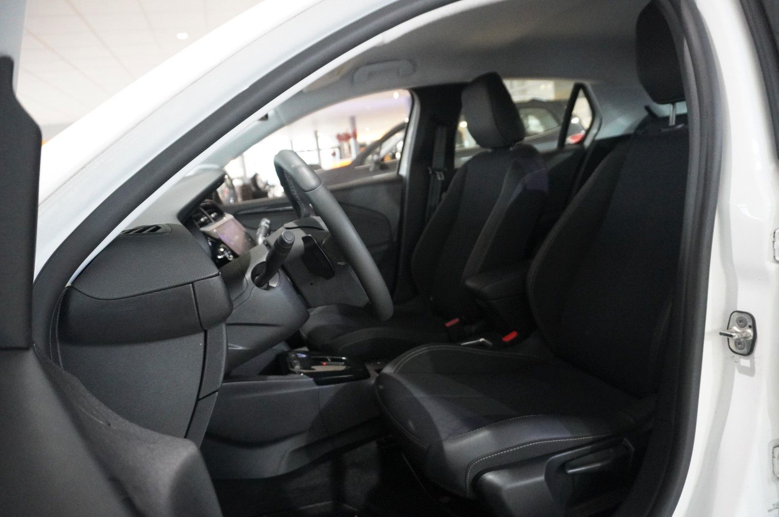 Fahrzeugabbildung Opel Corsa F 1.2T ELEGANCE NAVI/LED/KAMERA/VIRT/SPORT