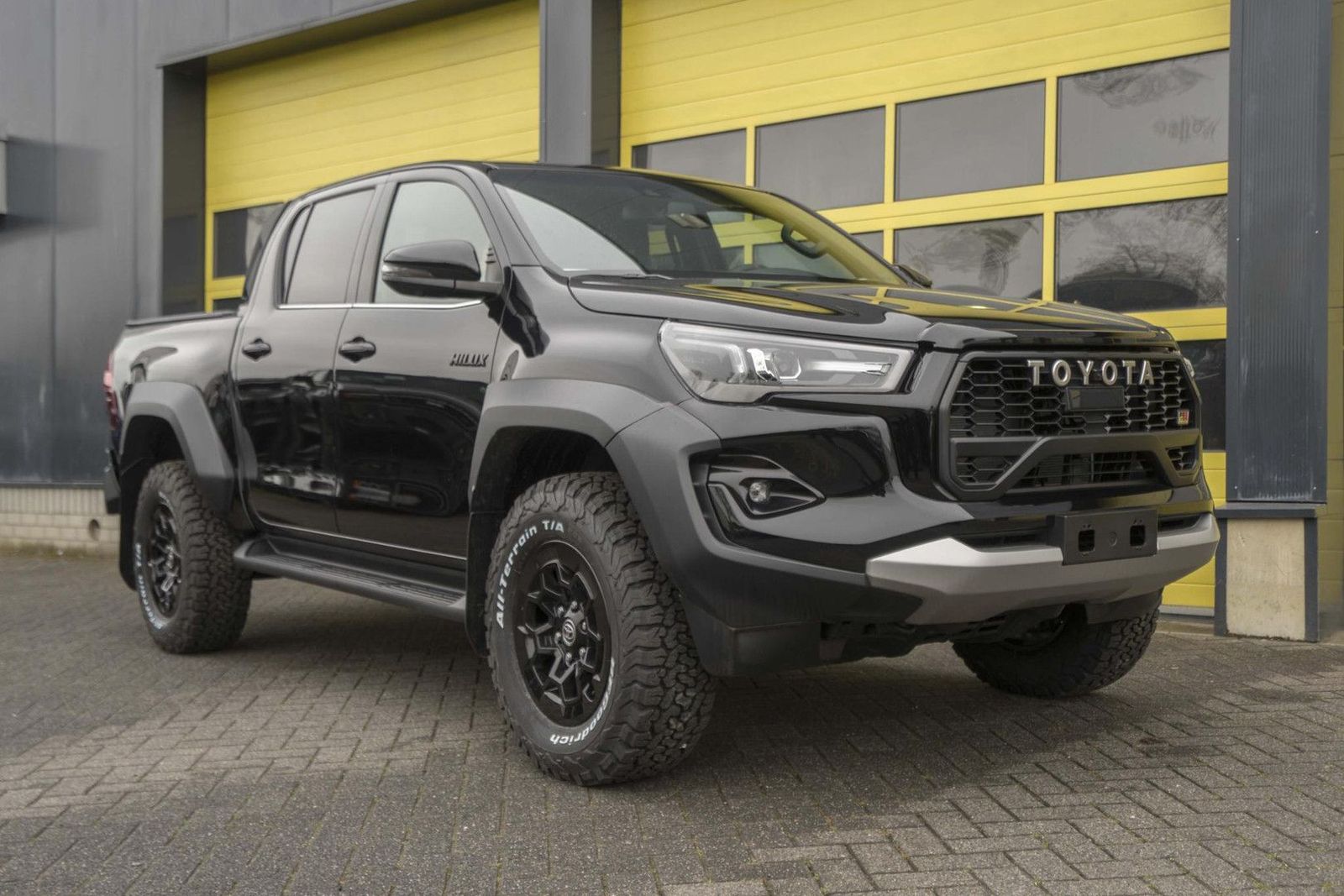 Toyota Hilux 2.8 D-4D Double Cab GR Sport imagem 2