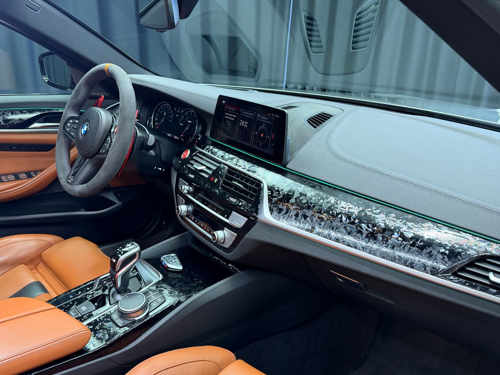 Fahrzeugabbildung BMW M5 Limousine|H&K|PANO|360°|M-DRIVERS|LCI