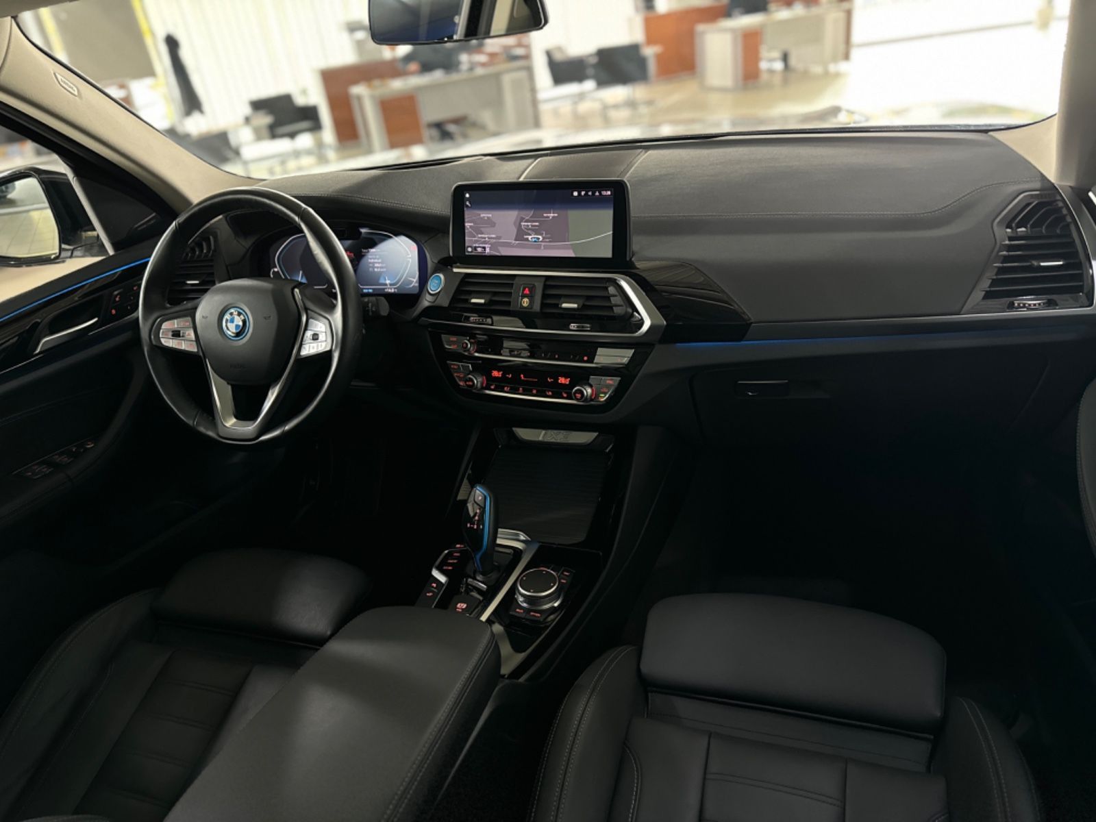 Fahrzeugabbildung BMW iX3 Impressive 360°HUD DAB H/K Komfort 20Zoll