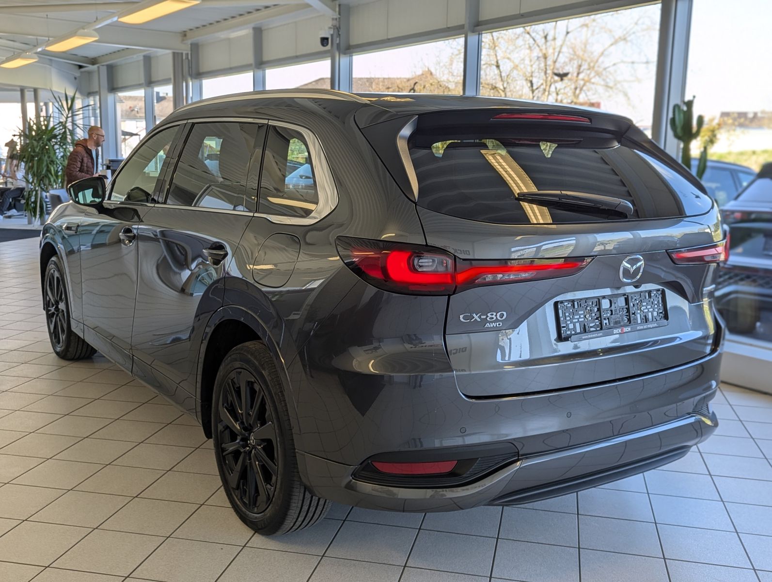 Fahrzeugabbildung Mazda CX-80 2.5 SKYACTIV PHEV 327 HOMURA+ 7-Sitze Pano
