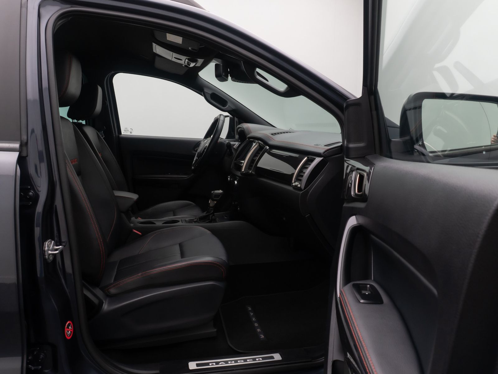 Fahrzeugabbildung Ford Ranger Wildtrak Doppelkabine 4x4 Thunder