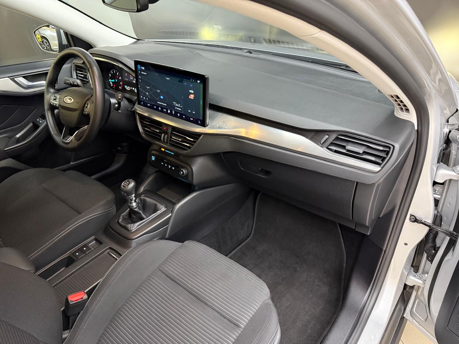 Fahrzeugabbildung Ford Focus Tur 1.0 Titan >NAVI-LED-SHZ-TEMP-DAB-PDC+