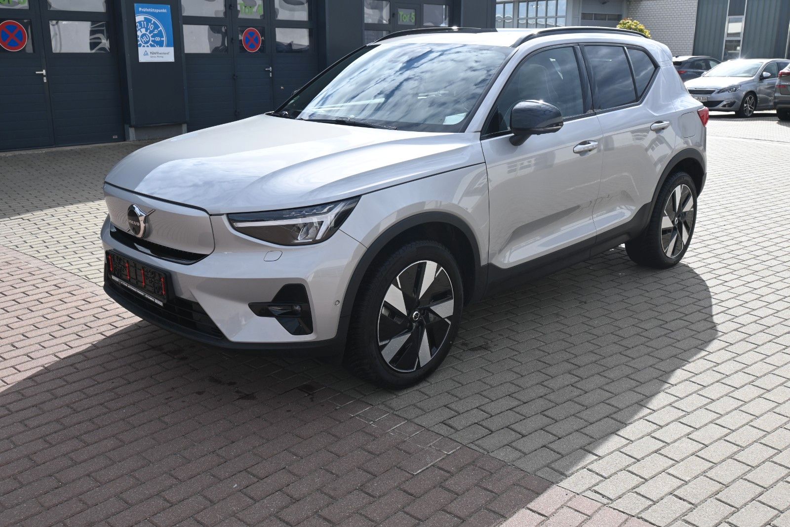 Fahrzeugabbildung Volvo XC40 BEV Ultimate Extend.Range*PANO*RW 565KM*