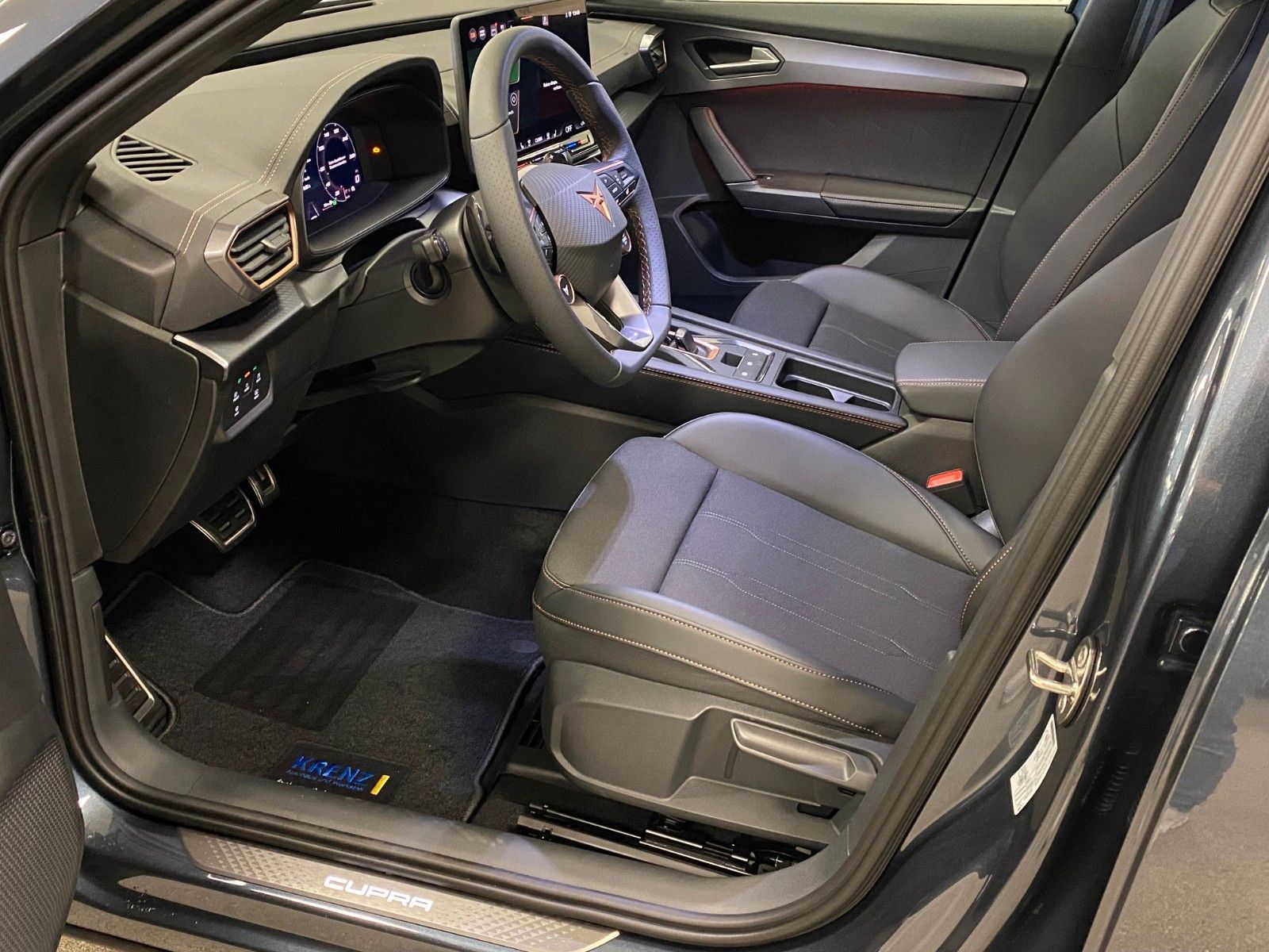 Fahrzeugabbildung CUPRA Formentor 1.5 TSI DSG+19" ALU+AHK+ACC+3-ZONEN KL